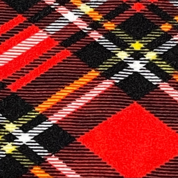 Plus size red, black, white, & yellow soft plaid Christmas colored leggings EUC - Picture 5 of 11